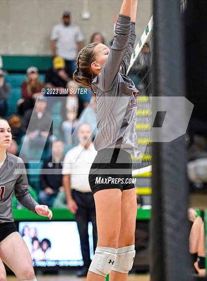 Thumbnail 1 in Schulenburg vs Johnson City (UIL 2A Region IV Final) photogallery.