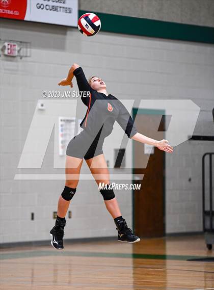 Thumbnail 1 in Schulenburg vs Johnson City (UIL 2A Region IV Final) photogallery.