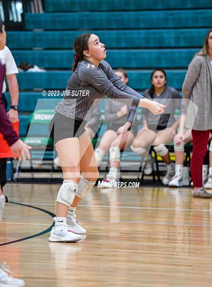 Thumbnail 3 in Schulenburg vs Johnson City (UIL 2A Region IV Final) photogallery.