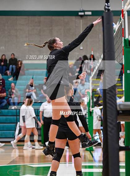 Thumbnail 1 in Schulenburg vs Johnson City (UIL 2A Region IV Final) photogallery.