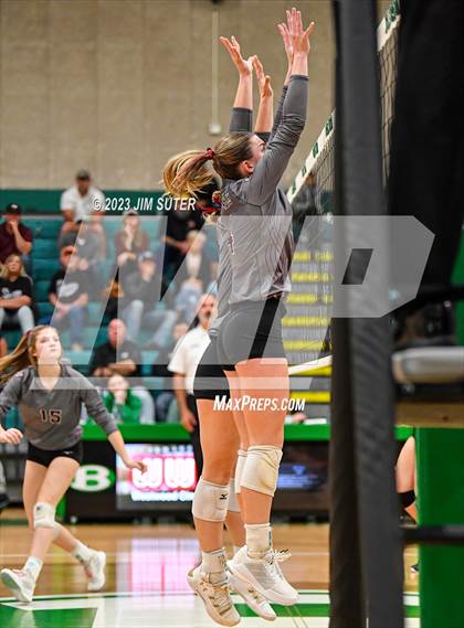 Thumbnail 3 in Schulenburg vs Johnson City (UIL 2A Region IV Final) photogallery.