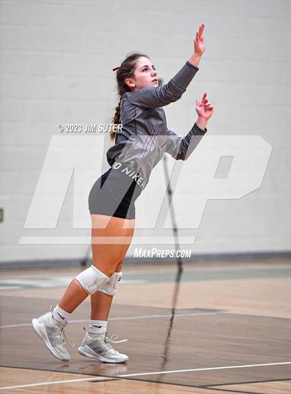 Thumbnail 3 in Schulenburg vs Johnson City (UIL 2A Region IV Final) photogallery.