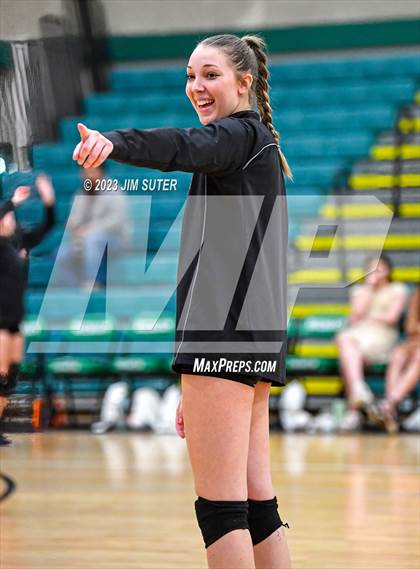 Thumbnail 1 in Schulenburg vs Johnson City (UIL 2A Region IV Final) photogallery.