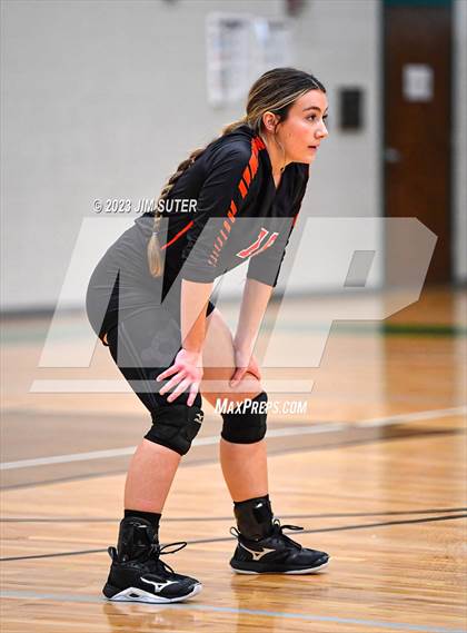Thumbnail 3 in Schulenburg vs Johnson City (UIL 2A Region IV Final) photogallery.