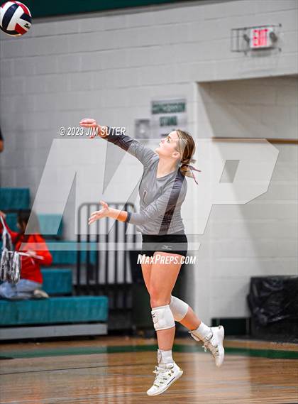 Thumbnail 3 in Schulenburg vs Johnson City (UIL 2A Region IV Final) photogallery.