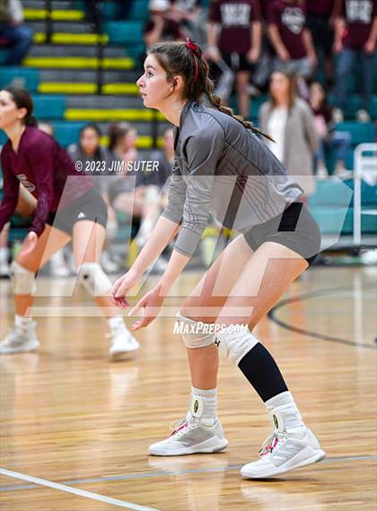 Thumbnail 3 in Schulenburg vs Johnson City (UIL 2A Region IV Final) photogallery.