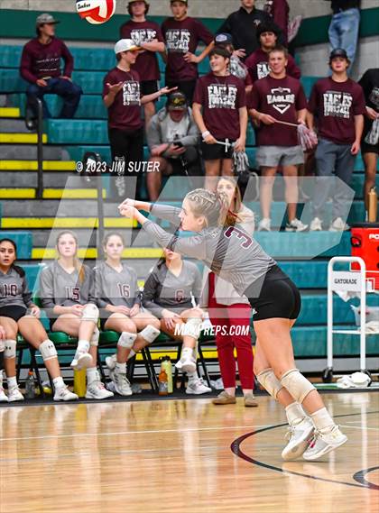 Thumbnail 2 in Schulenburg vs Johnson City (UIL 2A Region IV Final) photogallery.