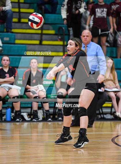Thumbnail 2 in Schulenburg vs Johnson City (UIL 2A Region IV Final) photogallery.