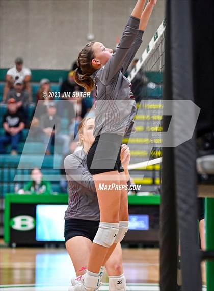 Thumbnail 3 in Schulenburg vs Johnson City (UIL 2A Region IV Final) photogallery.