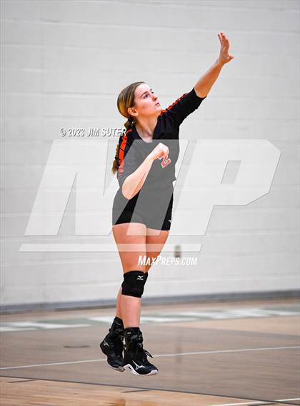 Thumbnail 3 in Schulenburg vs Johnson City (UIL 2A Region IV Final) photogallery.