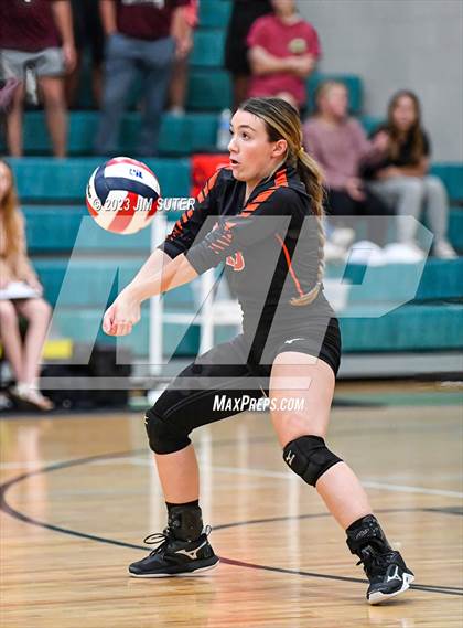 Thumbnail 3 in Schulenburg vs Johnson City (UIL 2A Region IV Final) photogallery.