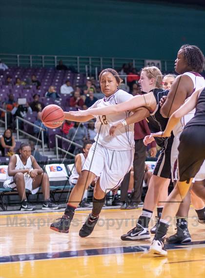 Thumbnail 3 in Tuscola vs Harding University (NCHSAA 3A Western Regional Final) photogallery.
