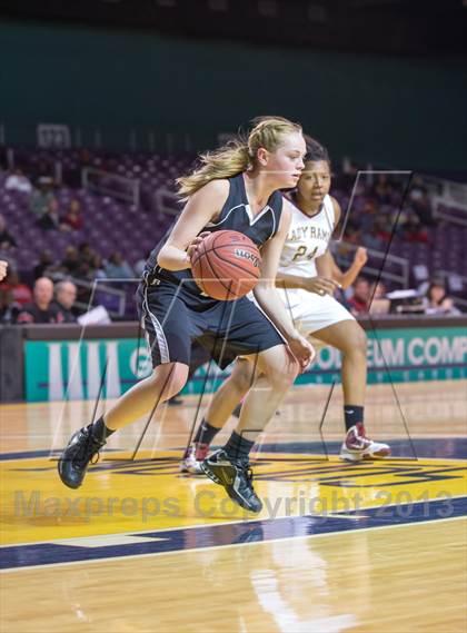 Thumbnail 2 in Tuscola vs Harding University (NCHSAA 3A Western Regional Final) photogallery.