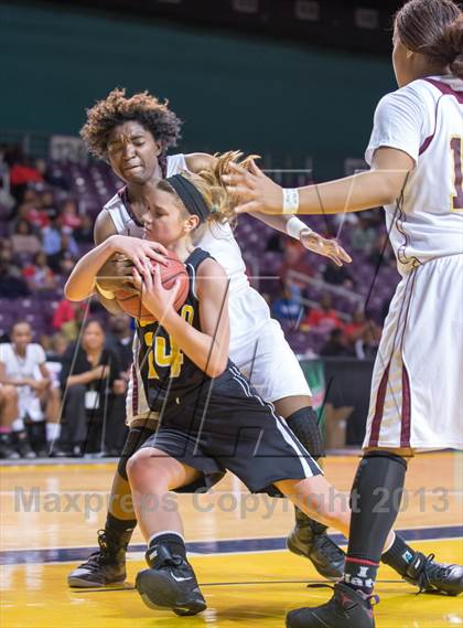 Thumbnail 2 in Tuscola vs Harding University (NCHSAA 3A Western Regional Final) photogallery.