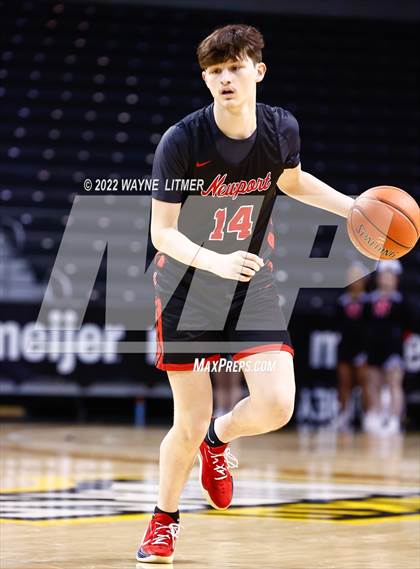 Thumbnail 2 in Newport vs Dixie (9th Region Quarterfinal) photogallery.