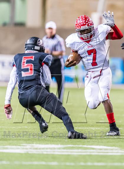 Thumbnail 3 in Alief Taylor vs. Langham Creek (UIL 5A Bi-District Playoff) photogallery.