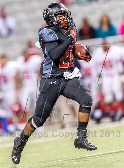 Thumbnail 3 in Alief Taylor vs. Langham Creek (UIL 5A Bi-District Playoff) photogallery.