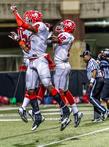 Thumbnail 3 in Alief Taylor vs. Langham Creek (UIL 5A Bi-District Playoff) photogallery.