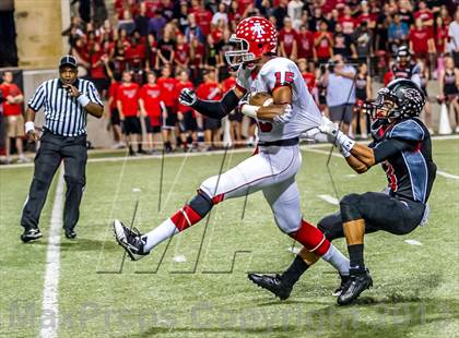 Thumbnail 2 in Alief Taylor vs. Langham Creek (UIL 5A Bi-District Playoff) photogallery.