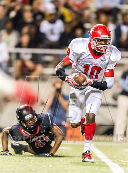 Thumbnail 2 in Alief Taylor vs. Langham Creek (UIL 5A Bi-District Playoff) photogallery.