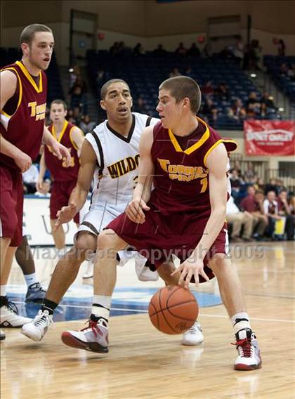 Thumbnail 2 in El Camino vs Torrey Pines (SDS D1 Final) photogallery.
