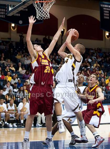 Thumbnail 2 in El Camino vs Torrey Pines (SDS D1 Final) photogallery.
