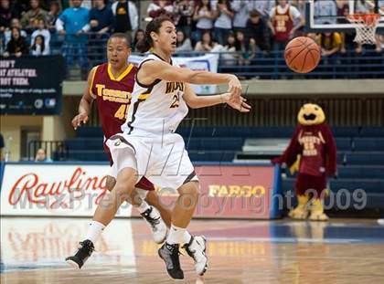 Thumbnail 1 in El Camino vs Torrey Pines (SDS D1 Final) photogallery.