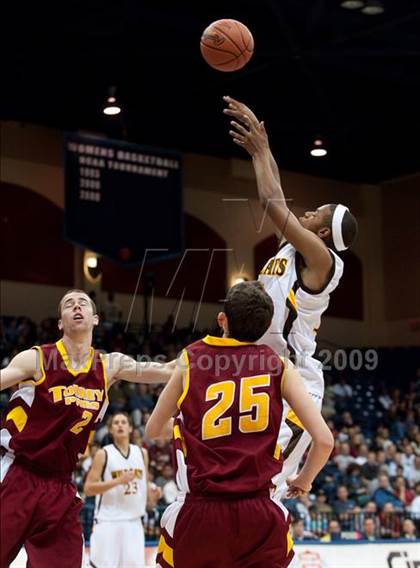 Thumbnail 2 in El Camino vs Torrey Pines (SDS D1 Final) photogallery.