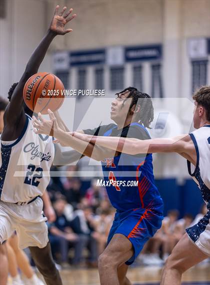 Thumbnail 1 in Graham-Kapowsin @ Olympia photogallery.