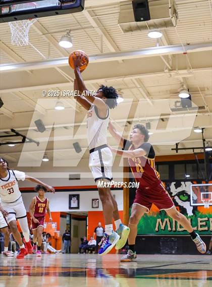 Thumbnail 2 in Douglas Byrd @ South View photogallery.