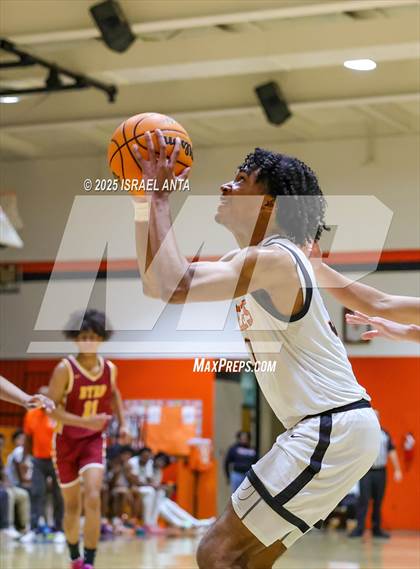 Thumbnail 1 in Douglas Byrd @ South View photogallery.