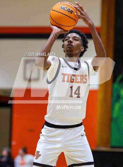 Thumbnail 2 in Douglas Byrd @ South View photogallery.