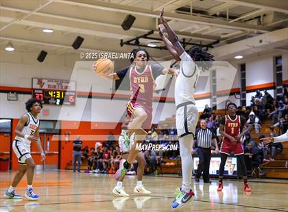 Thumbnail 2 in Douglas Byrd @ South View photogallery.