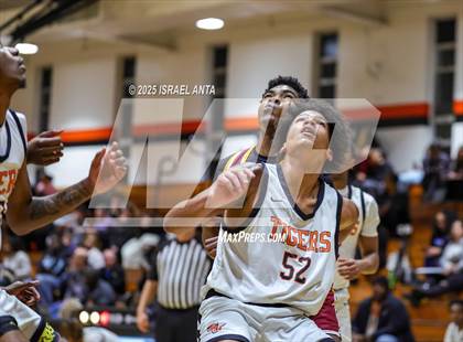 Thumbnail 2 in Douglas Byrd @ South View photogallery.