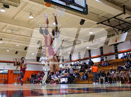 Thumbnail 2 in Douglas Byrd @ South View photogallery.