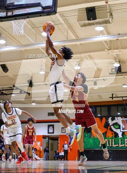 Thumbnail 3 in Douglas Byrd @ South View photogallery.