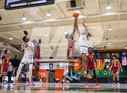 Thumbnail 2 in Douglas Byrd @ South View photogallery.