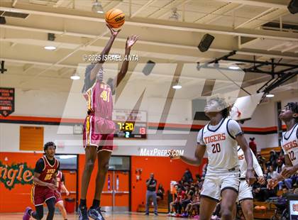 Thumbnail 2 in Douglas Byrd @ South View photogallery.