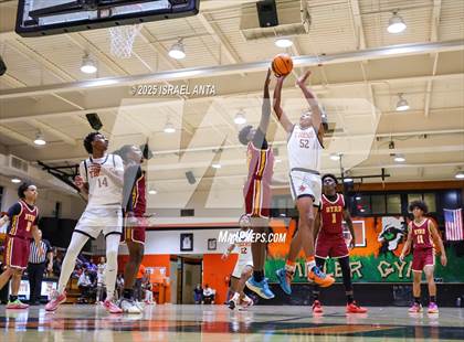 Thumbnail 1 in Douglas Byrd @ South View photogallery.