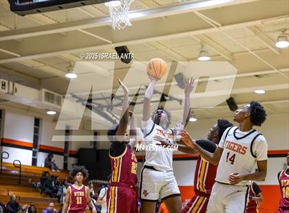 Thumbnail 1 in Douglas Byrd @ South View photogallery.