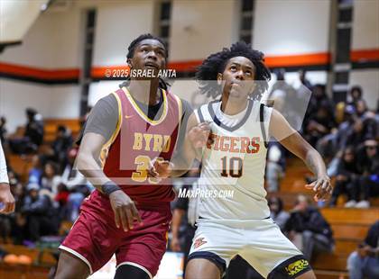 Thumbnail 3 in Douglas Byrd @ South View photogallery.