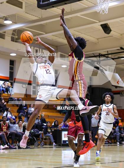 Thumbnail 1 in Douglas Byrd @ South View photogallery.