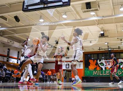 Thumbnail 2 in Douglas Byrd @ South View photogallery.
