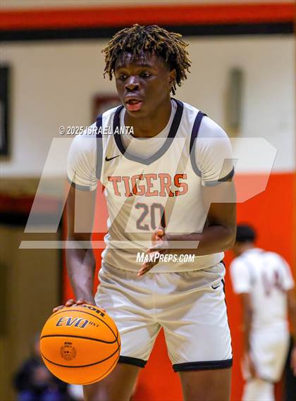 Thumbnail 1 in Douglas Byrd @ South View photogallery.