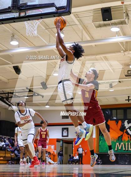 Thumbnail 2 in Douglas Byrd @ South View photogallery.