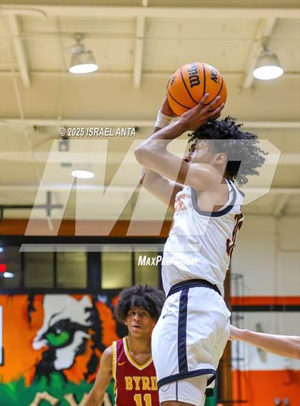 Thumbnail 1 in Douglas Byrd @ South View photogallery.