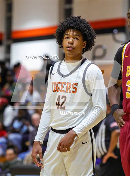 Thumbnail 2 in Douglas Byrd @ South View photogallery.