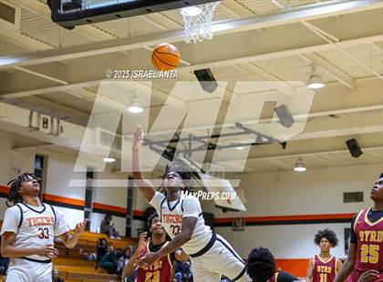 Thumbnail 2 in Douglas Byrd @ South View photogallery.