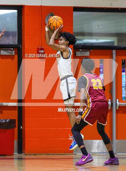 Thumbnail 3 in Douglas Byrd @ South View photogallery.