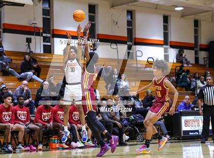 Thumbnail 2 in Douglas Byrd @ South View photogallery.